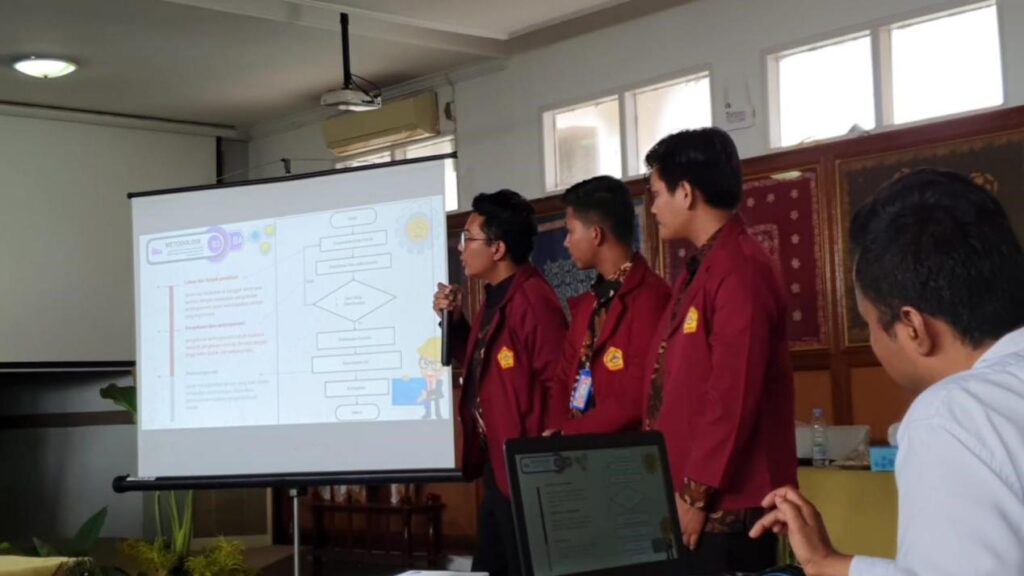 Tim STITEKNAS Mempresentasikan Karyanya